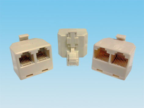 Adaptador Telefónico 1 macho-2hembras 6P/6C RJ12, disponible en Biltron.