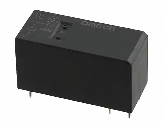 Relé de potencia sin enclavamiento de Omron de 1 polo, en Biltron.