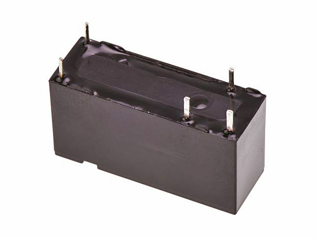 Relé de potencia Omron con tensión bobina 24V dc, disponible en Biltron.