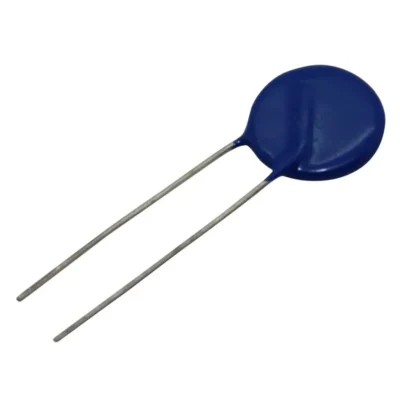 Imagen de un varistor de protecci贸n de 460 V, 14 mm de di谩metro y montaje THT, disponible en Biltron.